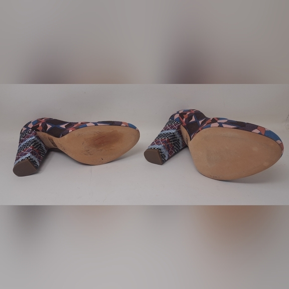 J. Crew Blakely Printed  Pumps Chunky Block Heels Italy Geometric Tribal 8.5 US - Picture 16 of 16
